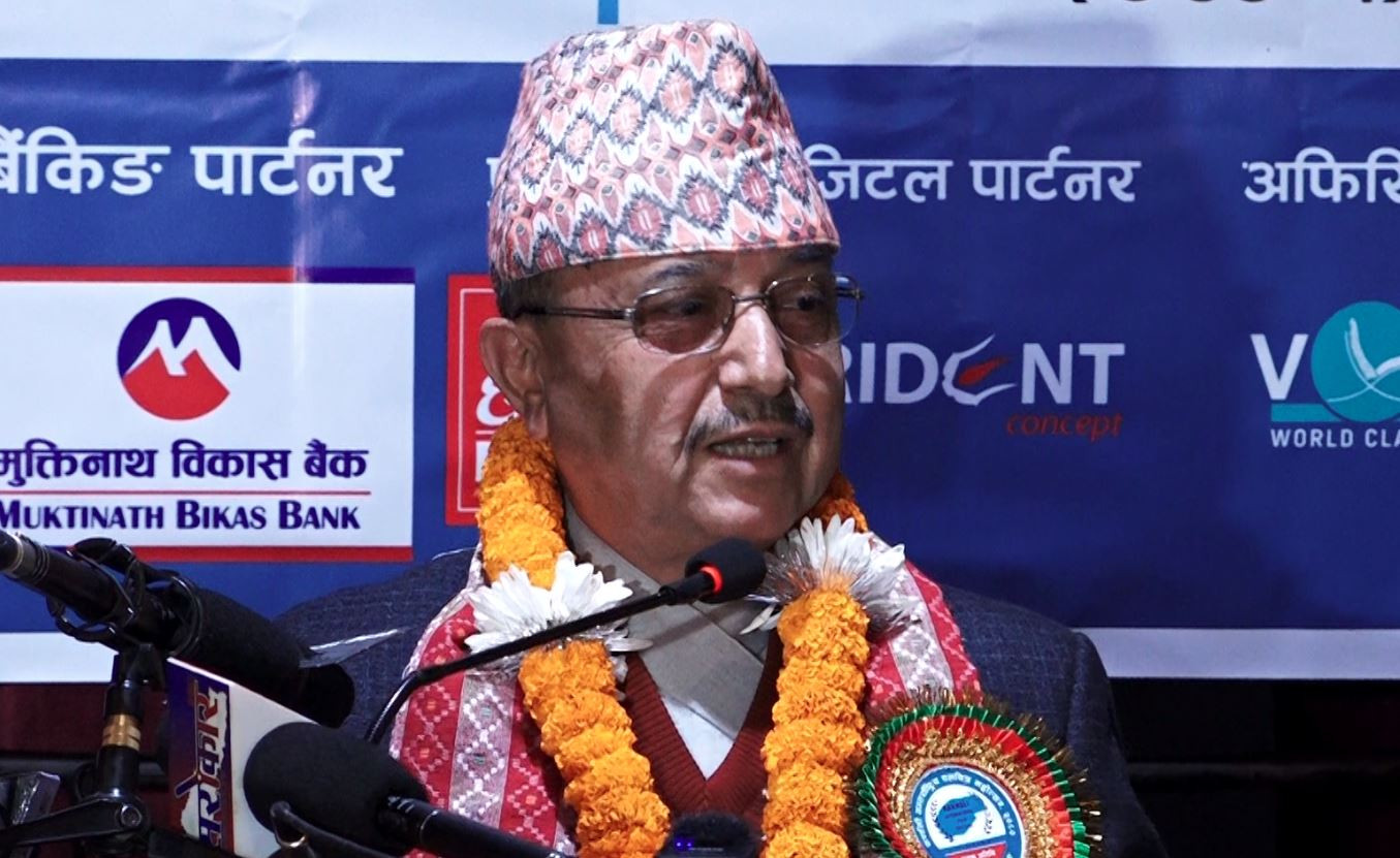 नेपाली नागरिकलाई रुसी सेनामा भर्ना हुन सघाउनेलाई कारबाही गर्छौंः रक्षामन्त्री खड्का